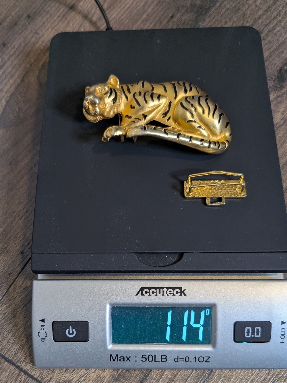 Gold Colored Tiger 1990s Belt Buckle - Picture 9 of 9